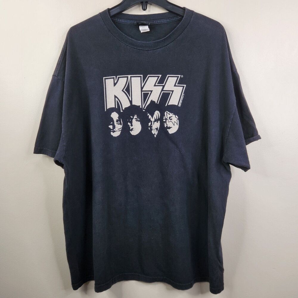 Winterland 2006 KISS Short Sleeve Crew Neck Pre-Shrunk Frontside Graphic Tee 2XL